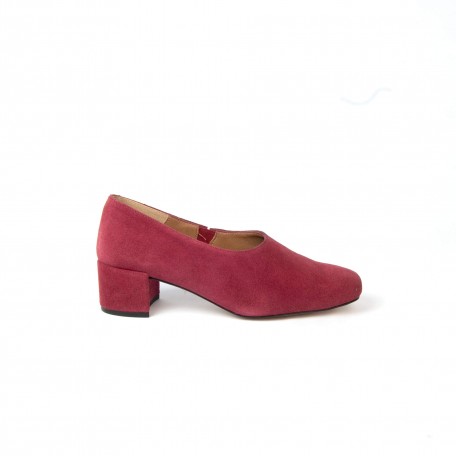 Red pump About Arianne Gia Cherry