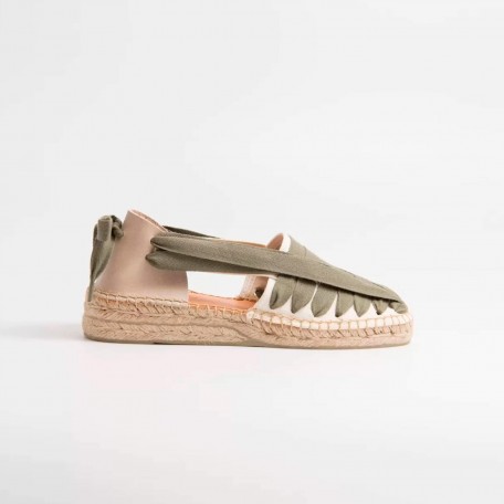 Espadrille in olive green by Naguisa