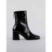About Arianne Nico Noir boot